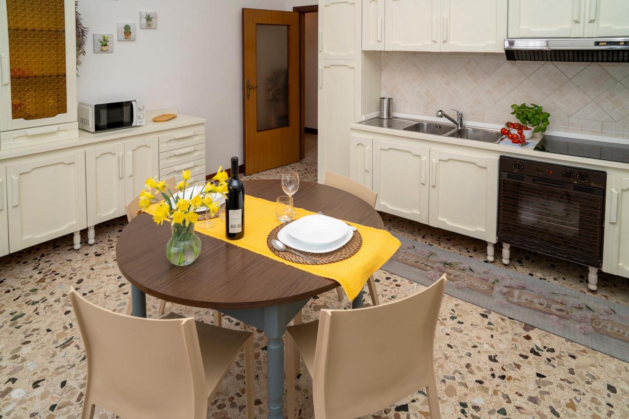Sotto La Torre Appartement Caiazzo Buitenkant foto